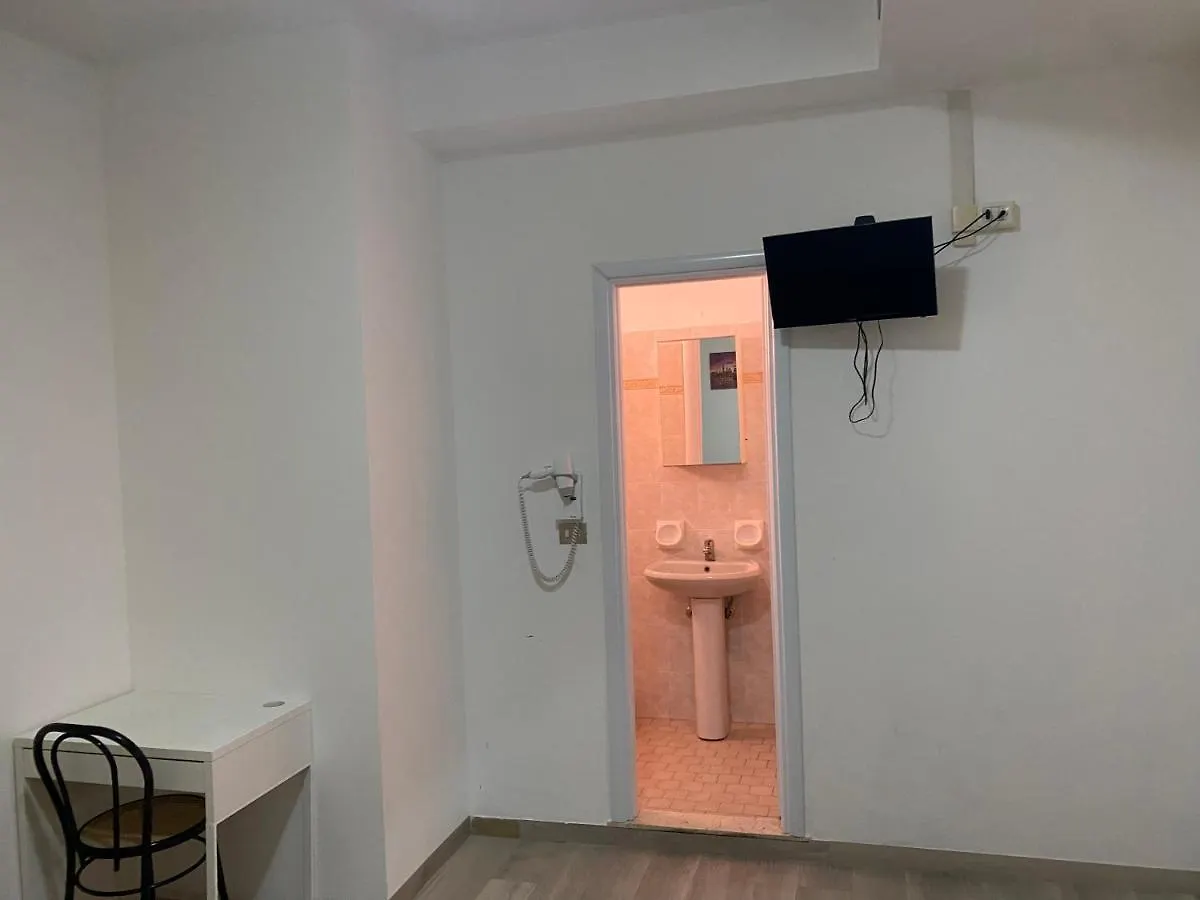 Hotel Sissi Rivazzurra Di Rimini 2*,  Italien